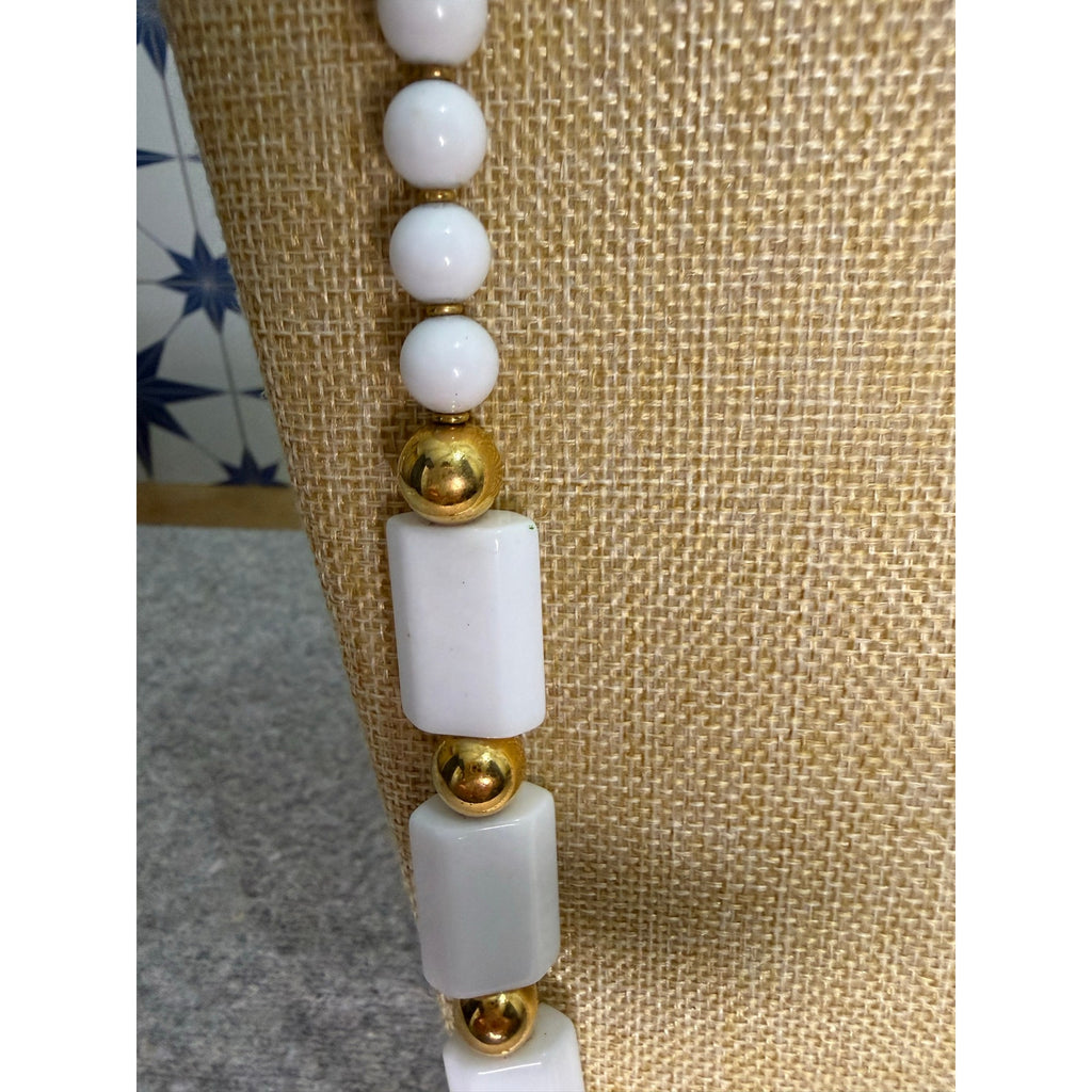 Vintage Napier Signed White and Gold Tone Beaded Strand Necklace 30